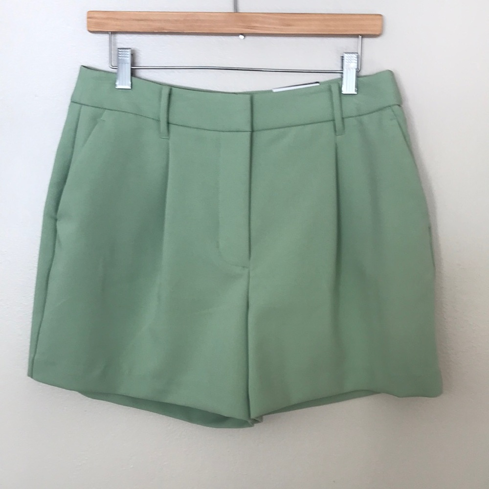 NEW Nine West High Rise Shorts. Size 18